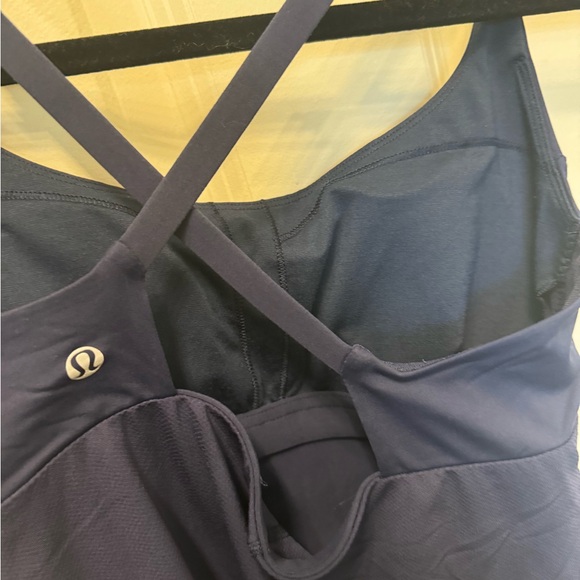 Lulu lemon tank size 8 navy like new - Picture 5 of 6